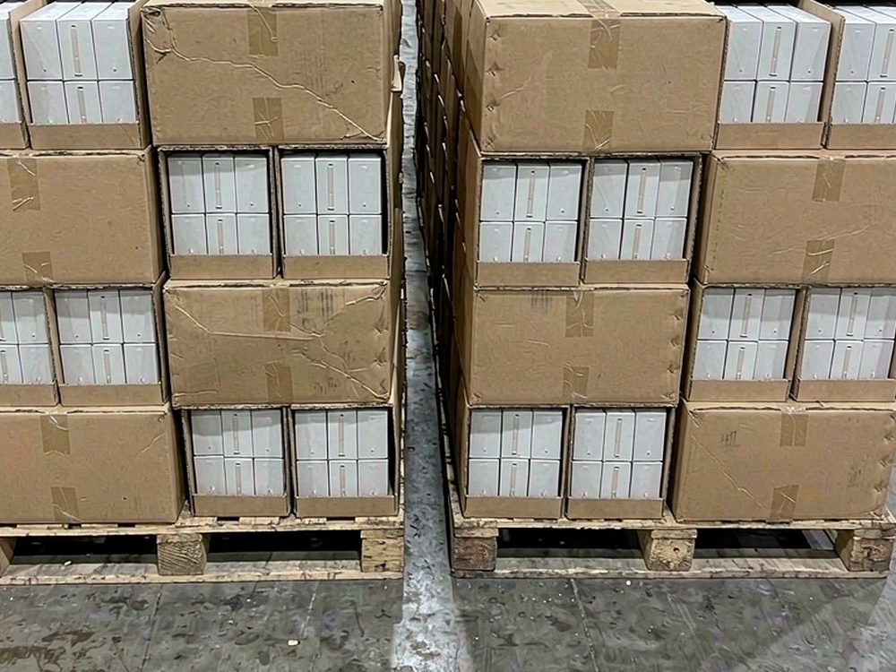 B2B Supply of IQOS hardware — budget tier