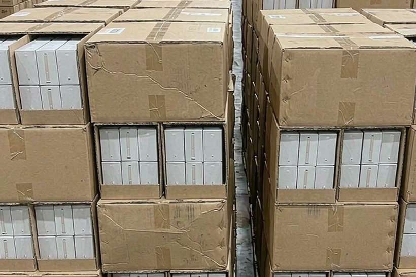 Market Overview of IQOS kits — bulk case