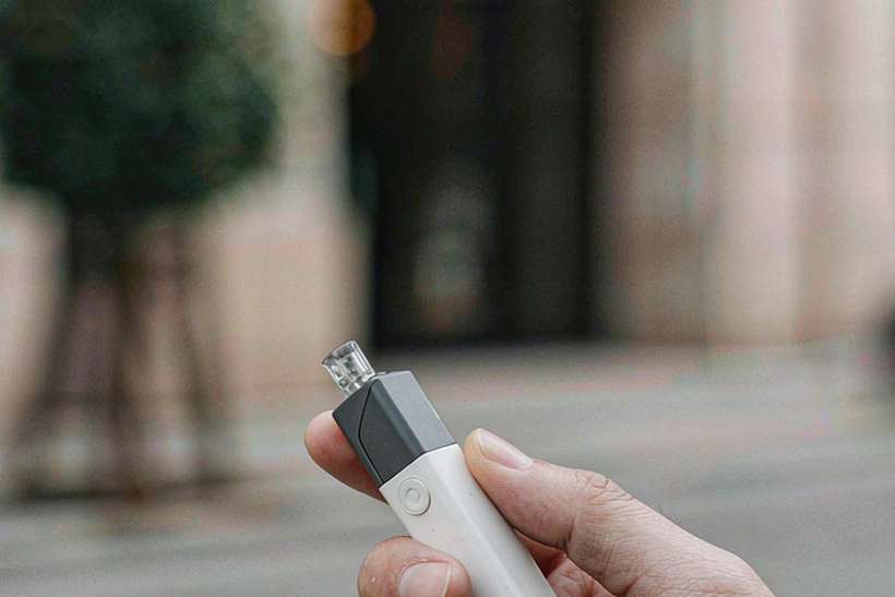 Reseller Guide to IQOS kits — small parcel